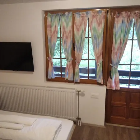 Bed & Breakfast Izvor Lisine 3*