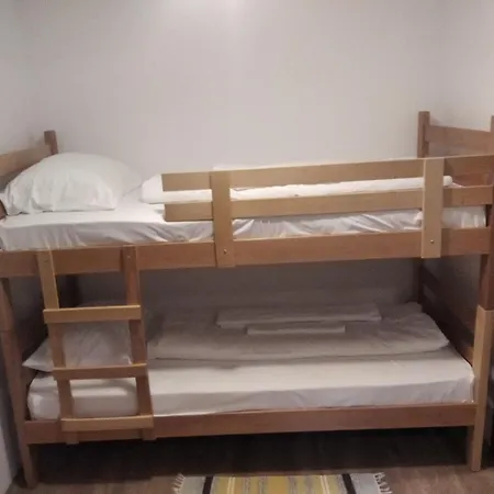 Izvor Lisine Bed & Breakfast Strmosten