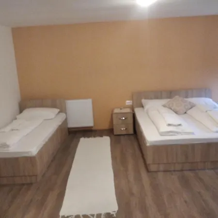 Izvor Lisine Bed & Breakfast Strmosten