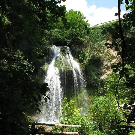 Izvor Lisine Strmosten