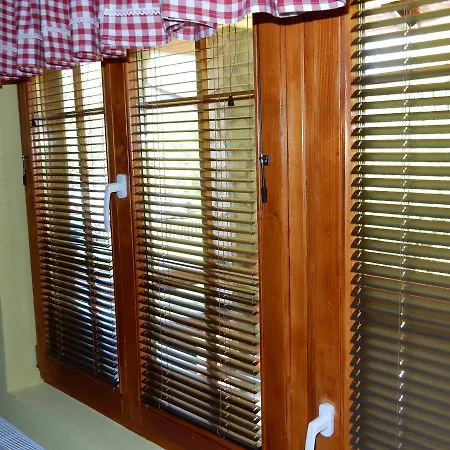 Izvor Lisine Bed & Breakfast Strmosten